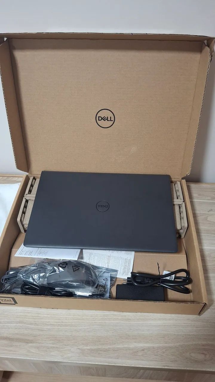 Dell Inspiron 15 3530 (Nunca usado)
