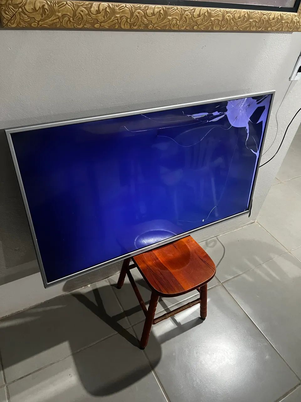 Tv smart TCL 49 polegadas (canto da tela quebrado) - Foto 2