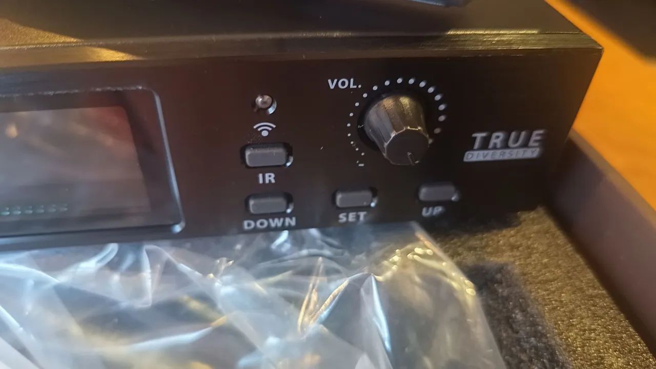 Microfone Sem Fio Duplo Lexsen LM1002-TD UHF Profissional  - Foto 2