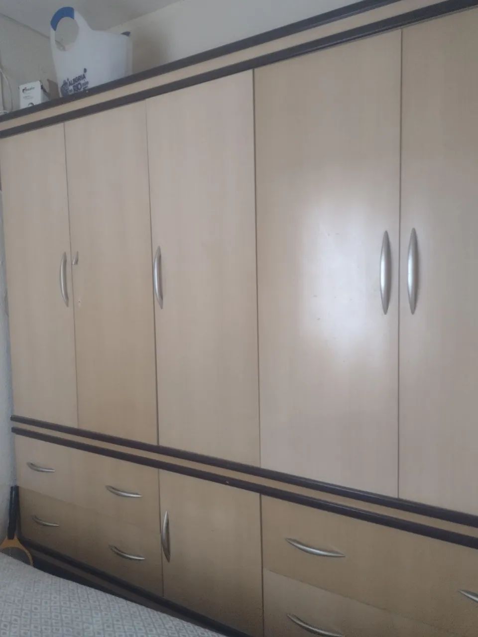 Guarda roupa de solteiro 