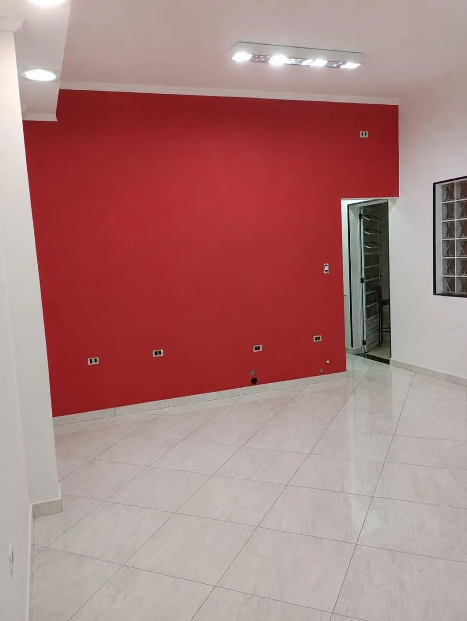 Sala comercial na Rua Porto do Bezerra, 172  30 m²