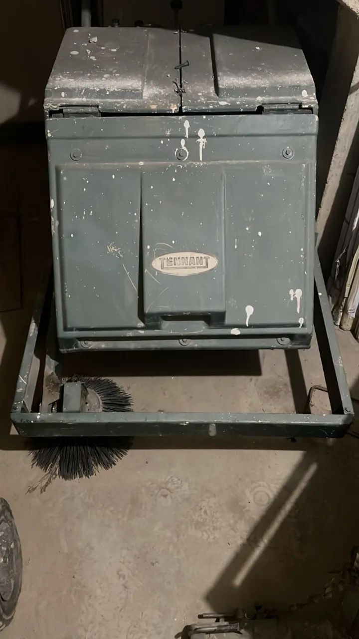  Varredeira de Piso Operação a pé - Gasolina - Foto 2