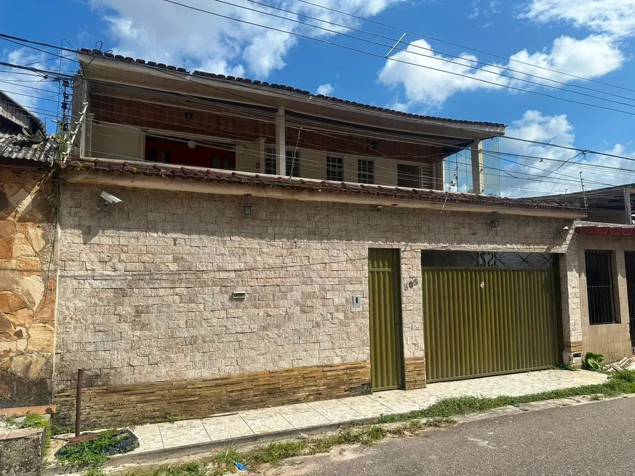 ALUGO EXCELENTE CASA MEDICI.