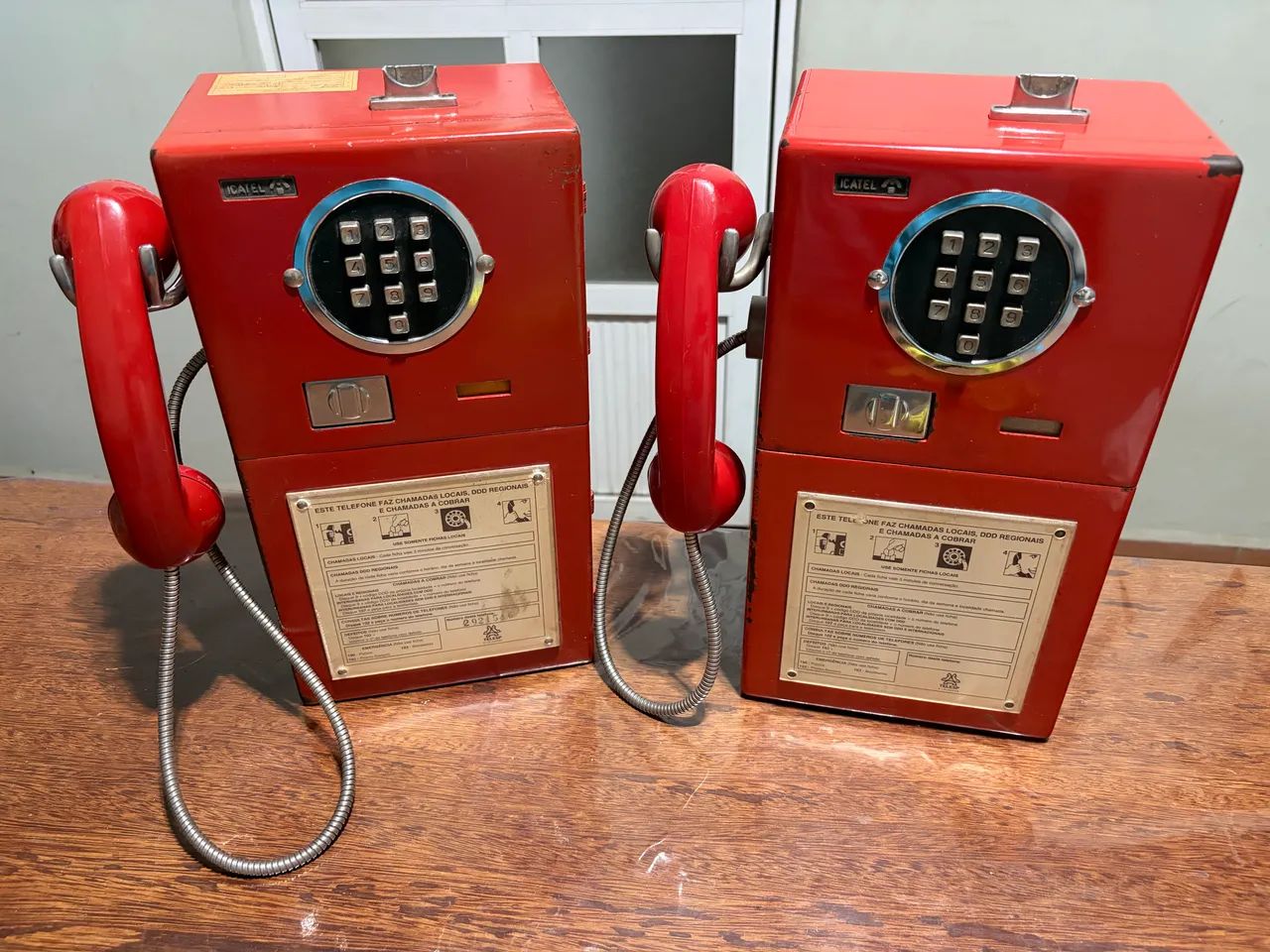 Telefone Orelhão de ficha Icatel