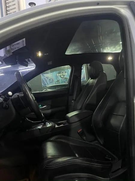 Jaguar E-Pace R-dynamic S 2.0 AWD 249cv Aut. 2019 - Foto 2