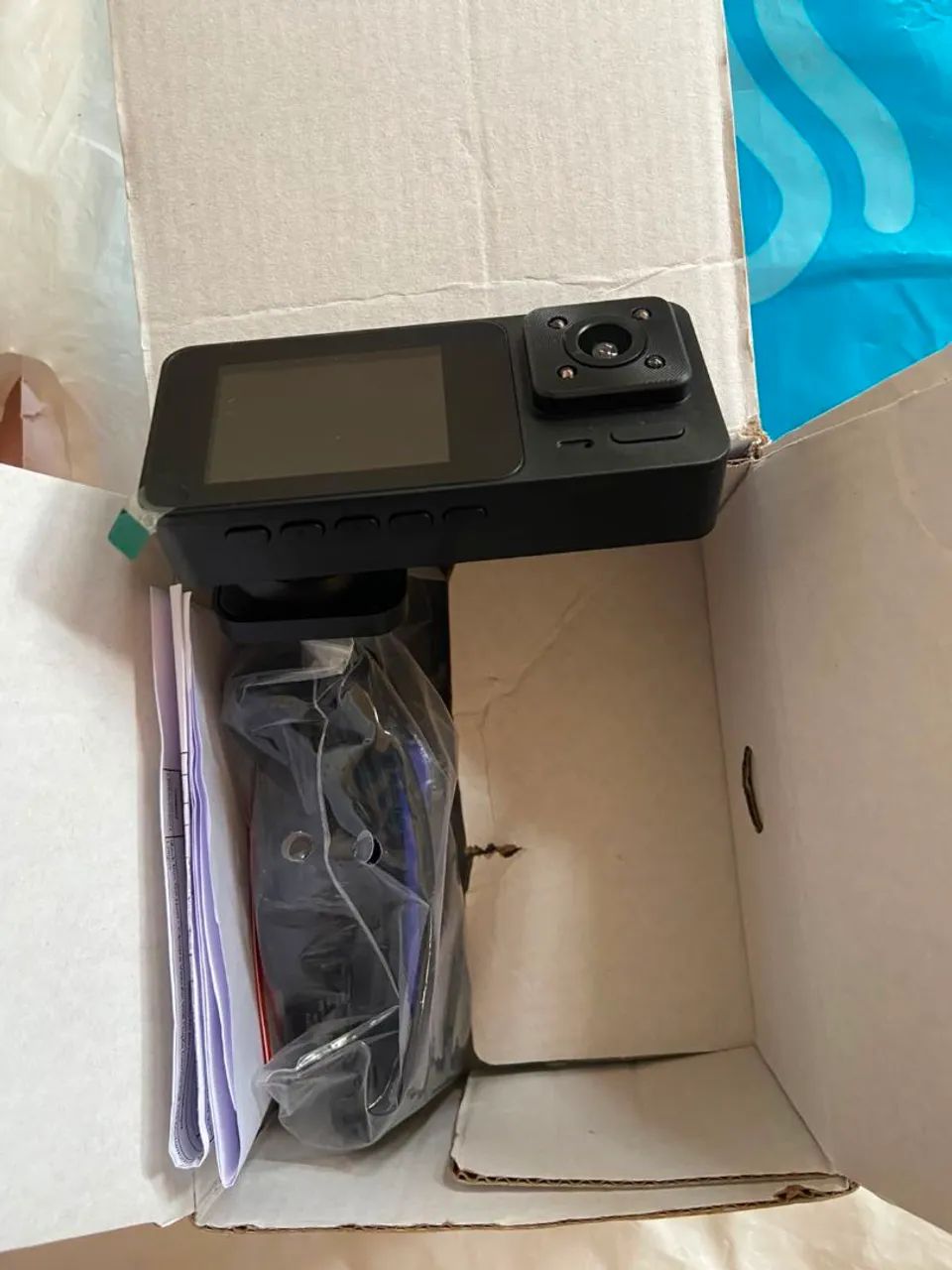 Câmera veicular interna, zero na caixa!