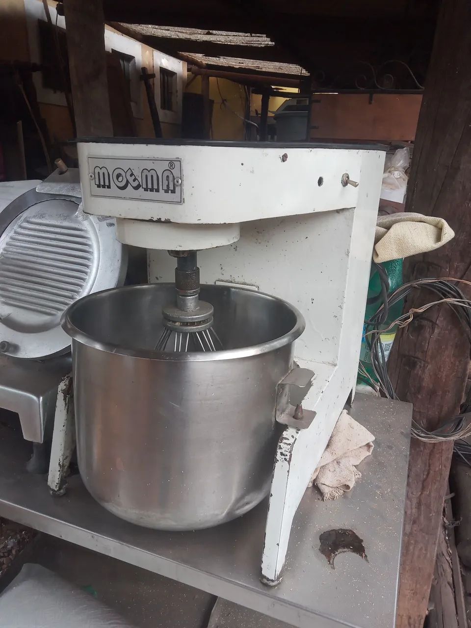 Máquinas para produção de pães, bolos biscoitos