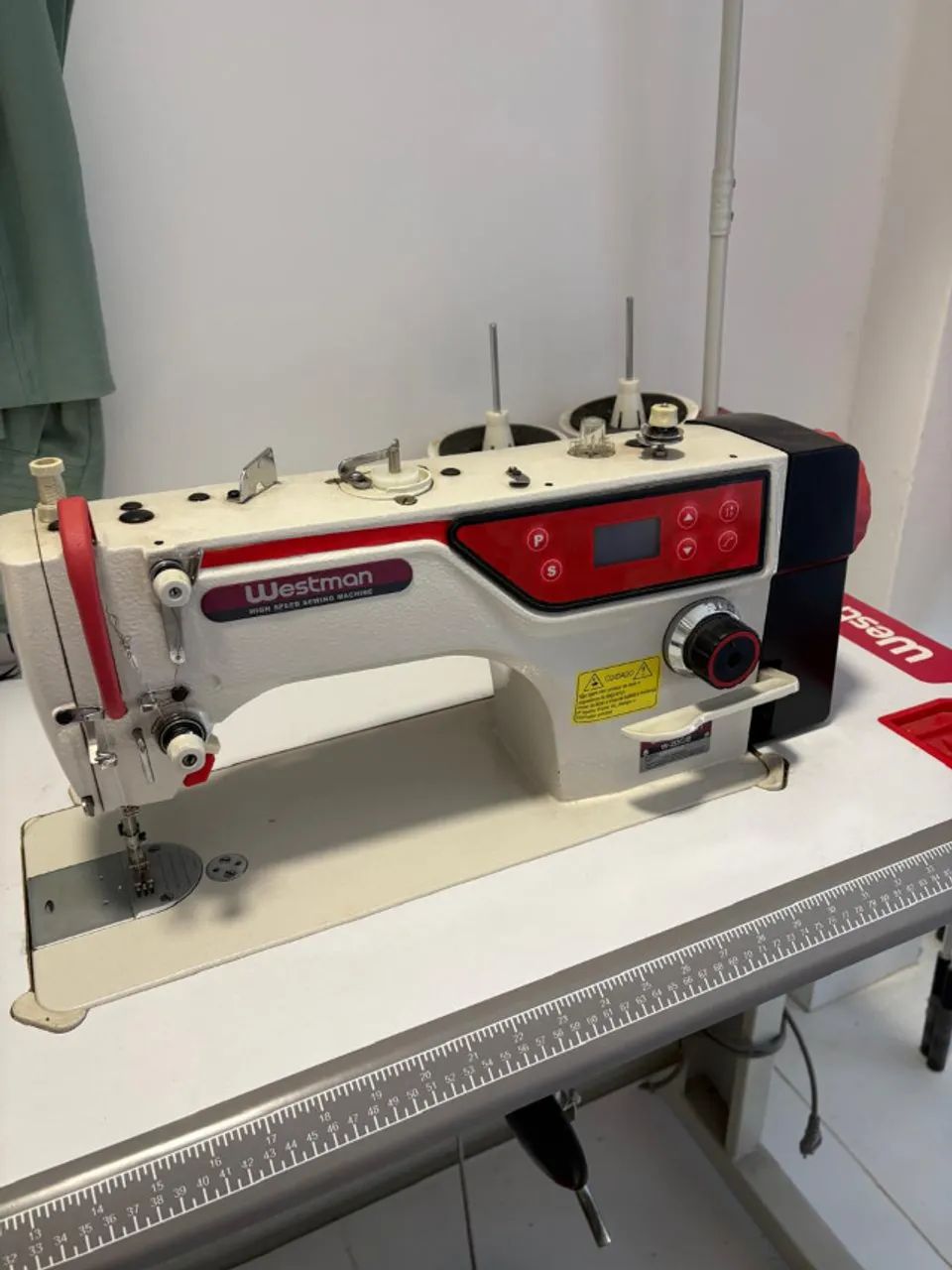 Kit com 3 - Máquina de Costura Industriais - Impecáveis - Foto 2