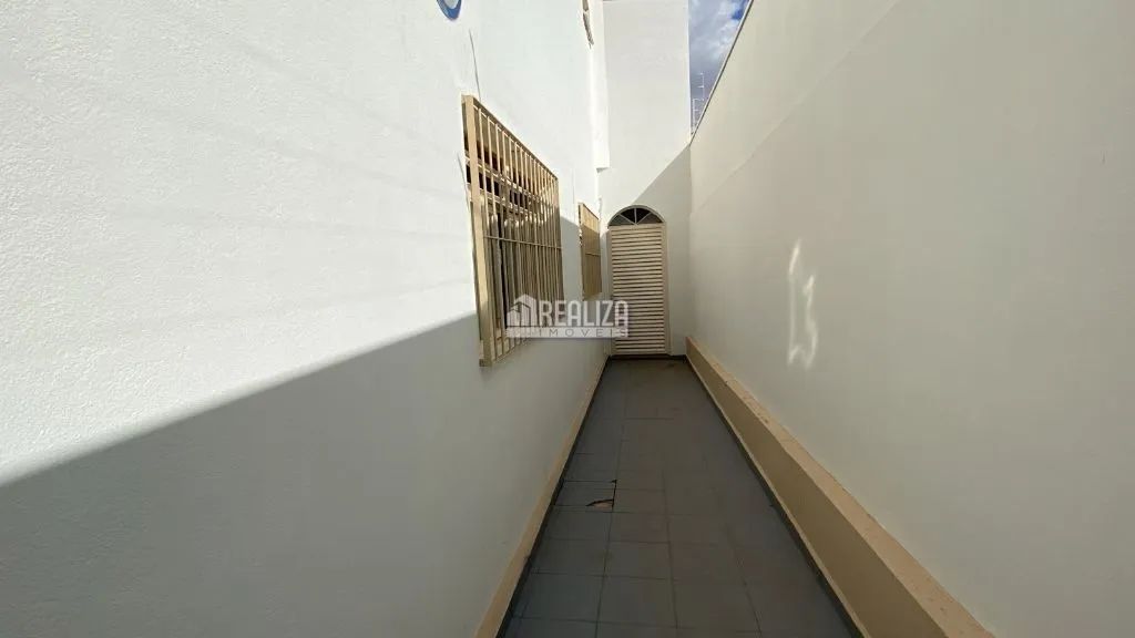 Casa com 6 dormitórios no bairro Fabrício em Uberaba - Foto 4