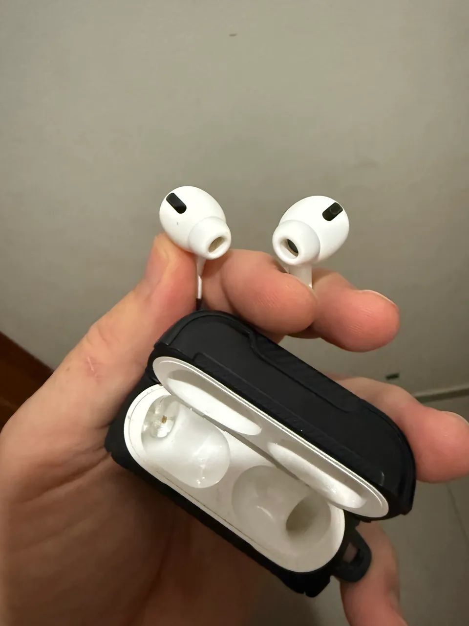 AirPods Pro impecável com case premium de brinde - Foto 3