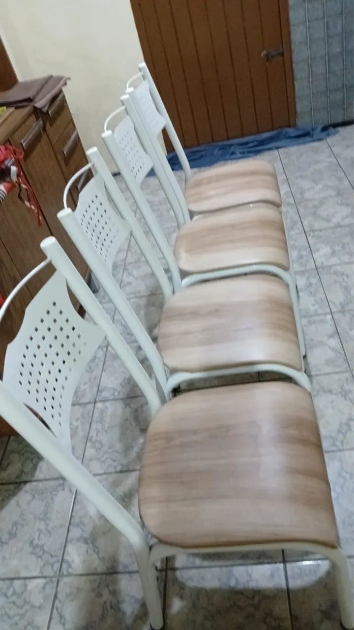 Mesa de jantar com 4 cadeiras (novíssima) - Foto 4