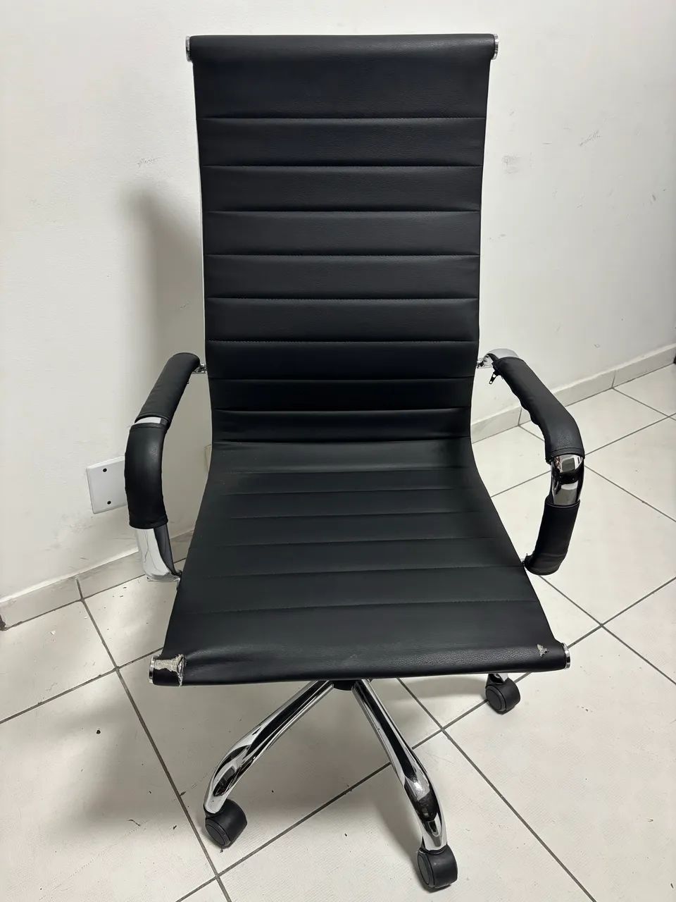 Cadeira de escritorio confortavel 