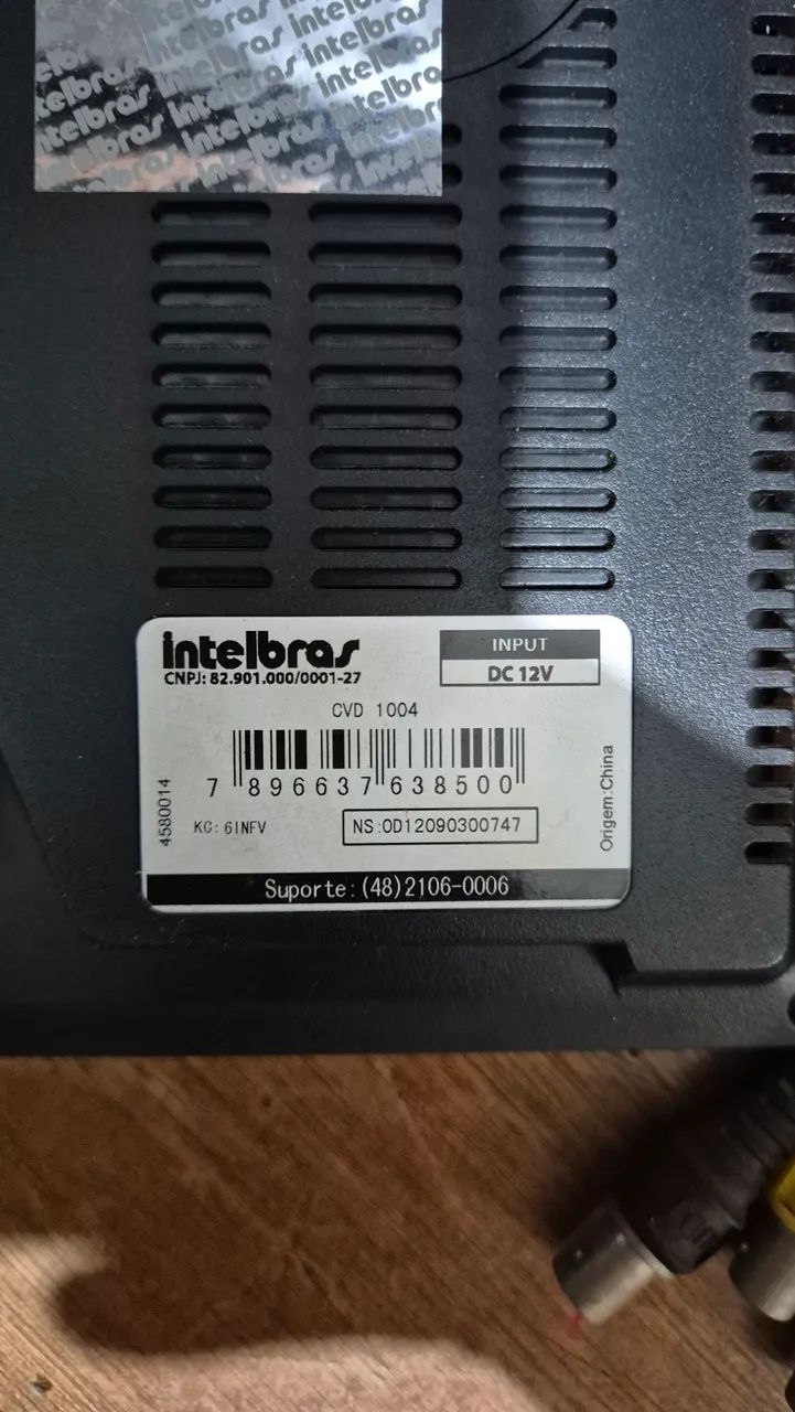 Monitor/Display touchscreen Intelbras CVD 1004 <br><br>CFTV - Usado, sem caixa - Foto 2