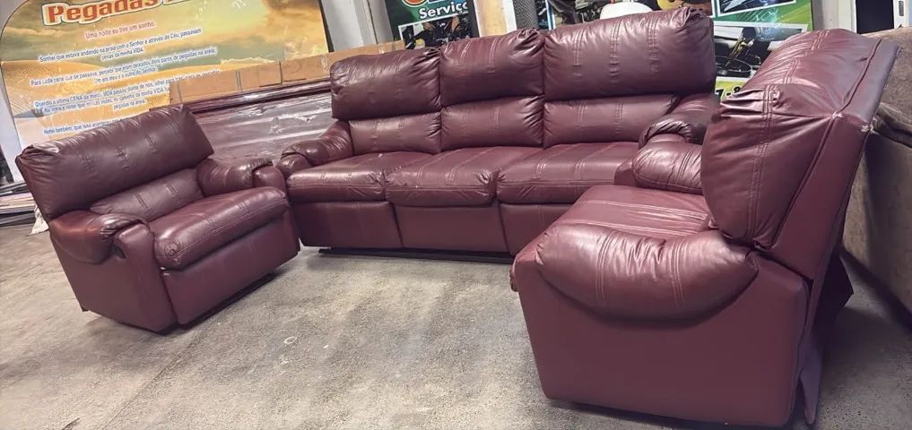 Conjunto de 2 poltronas reclináveis e 1 sofá 3 lugares em couro acolchoado  - Foto 2