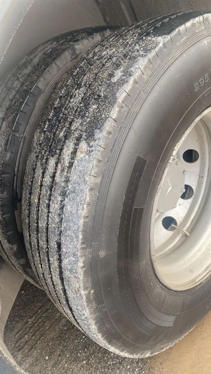 Ônibus vendo, troco - Foto 9