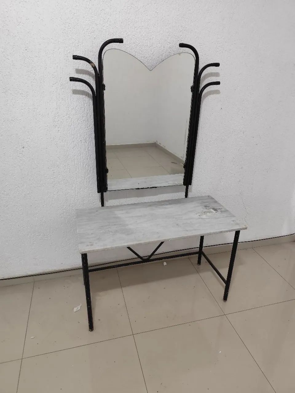 Penteadeira retrô em mármore