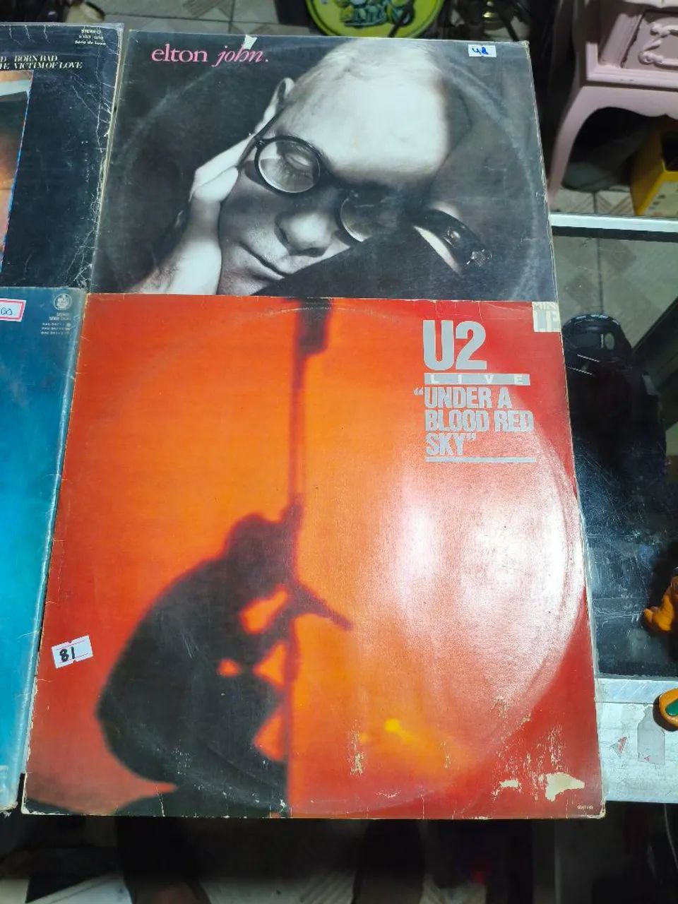 Lote com quatro disco de vinil sendo 3 de Elton John e um clássico não vendo separado - Foto 2