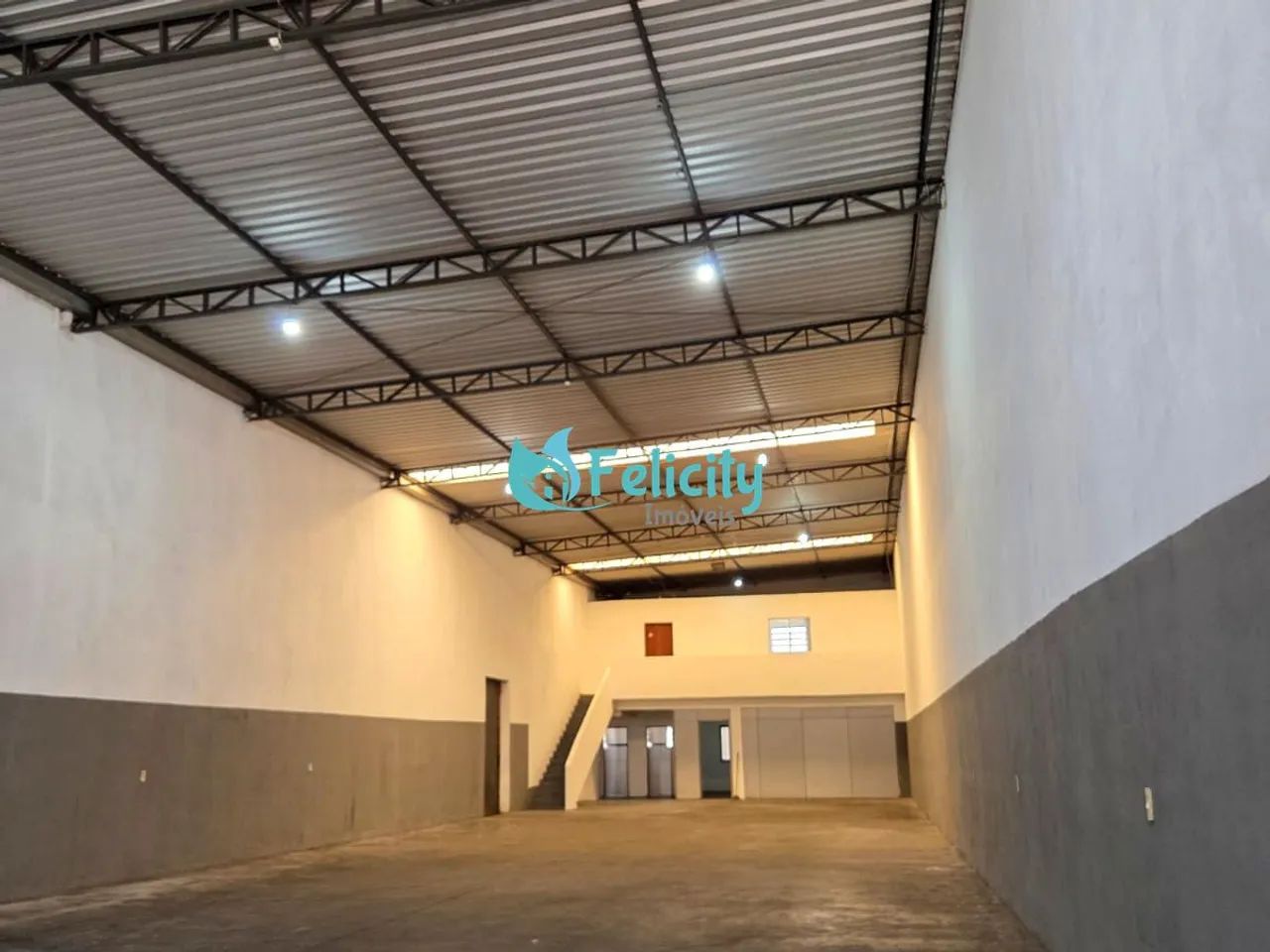 Galpão, 4 vagas, 450 m² na Vila Clarice - Foto 4