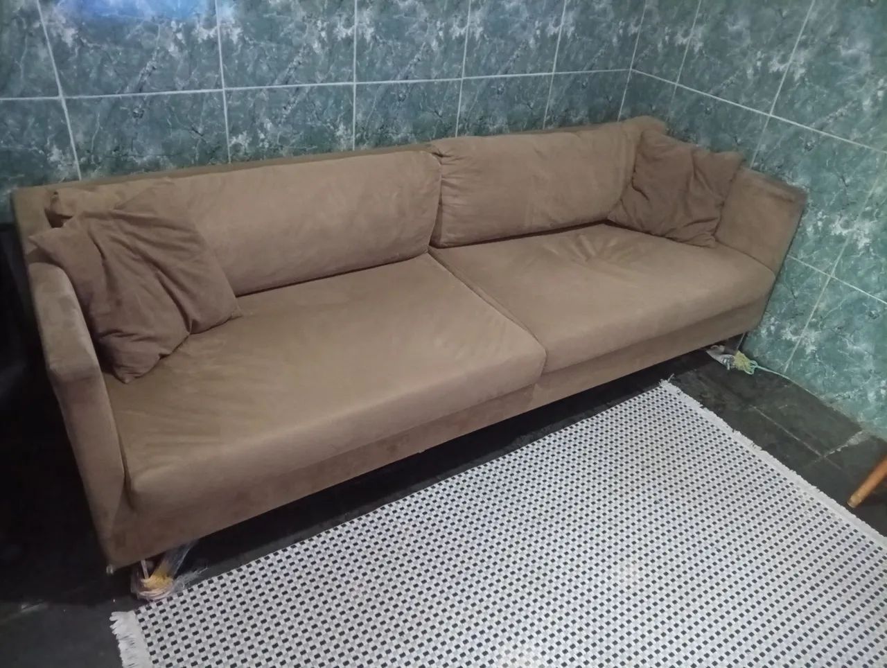Sofá 3 lugares. 