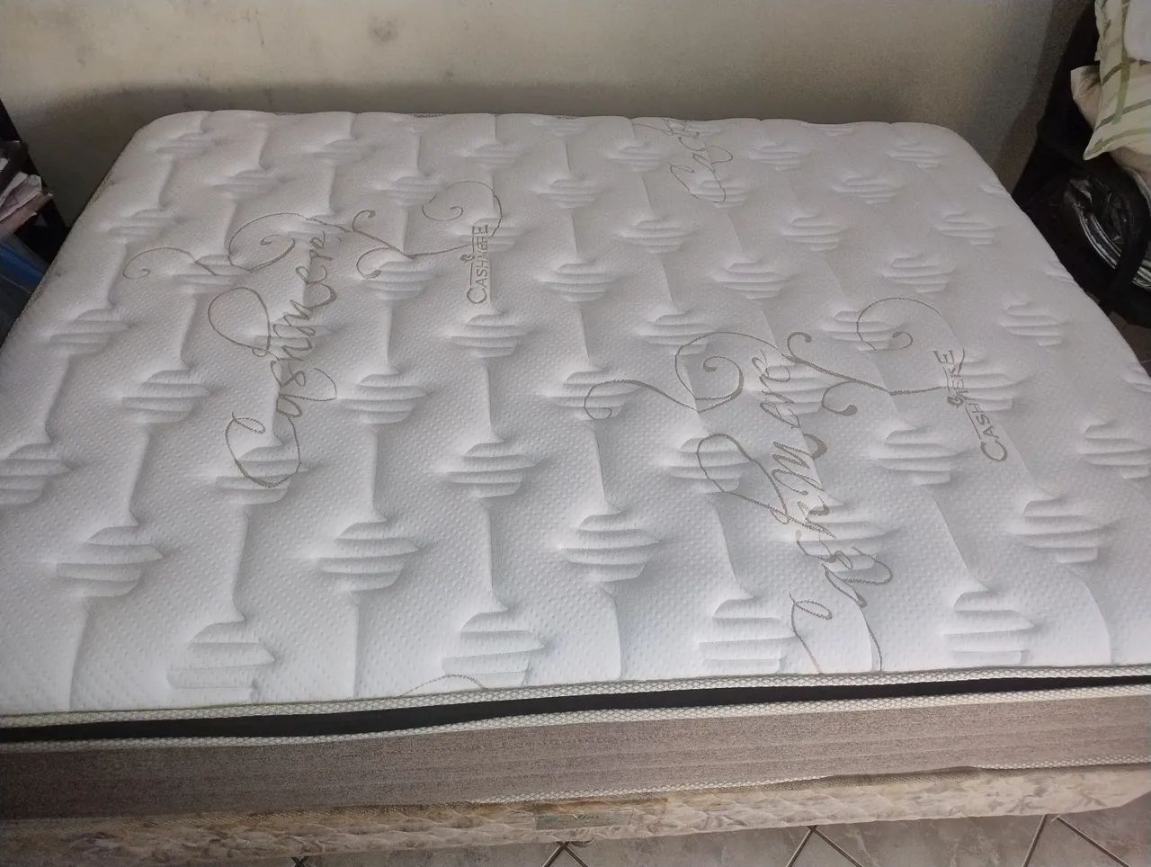 Vendo colchão com molas ensacadas e pilow top