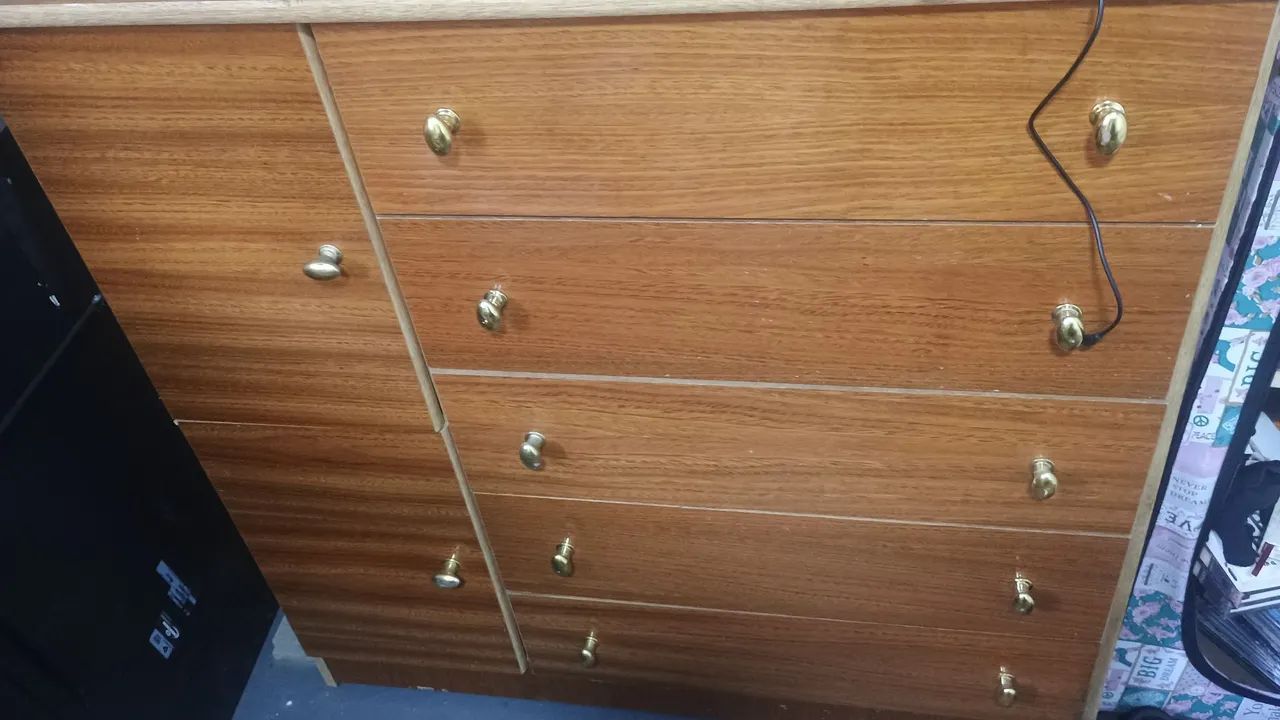 Vende se cômoda de madeira 