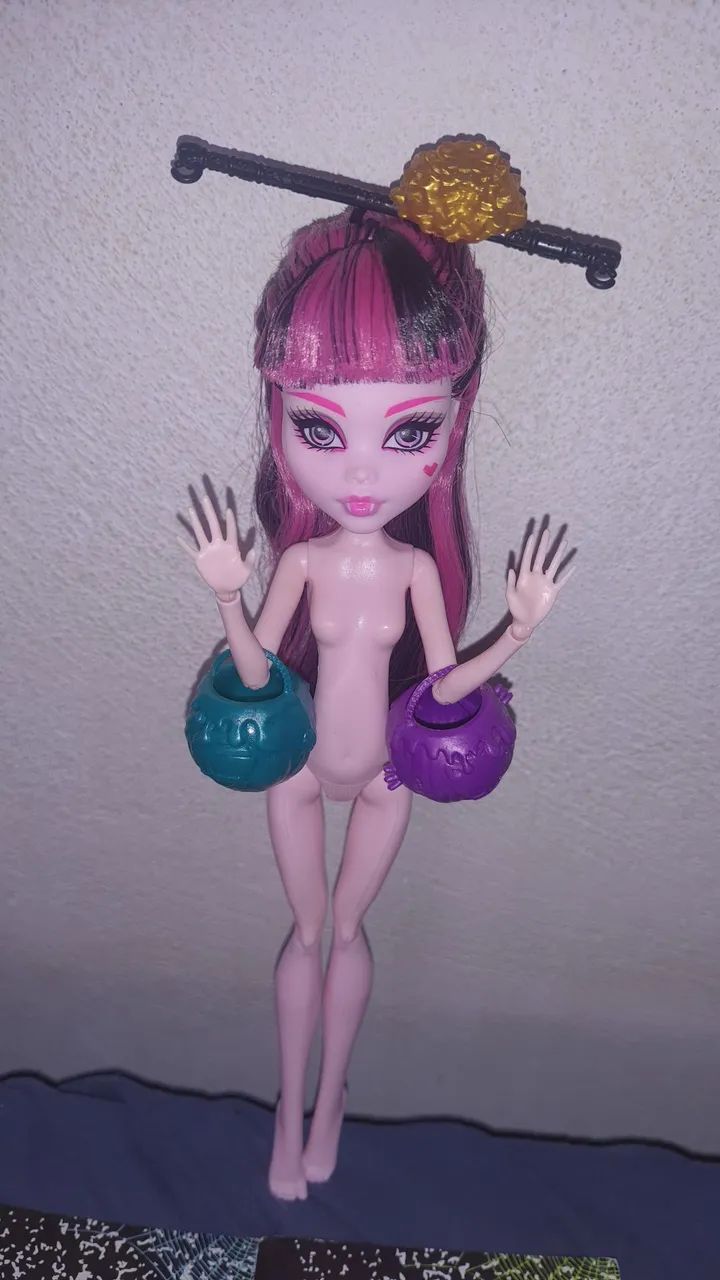 Boneca Monster High lote Draculaura Intercâmbio + acessórios e diários de básicas - Foto 2