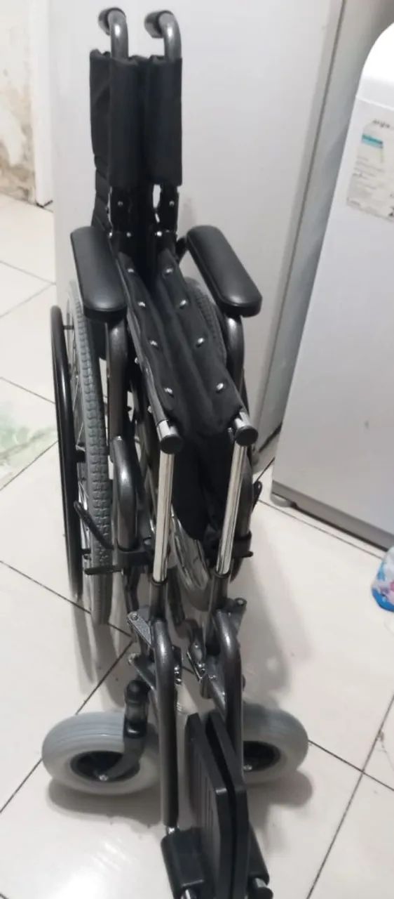 Cadeira de rodas  - Foto 2