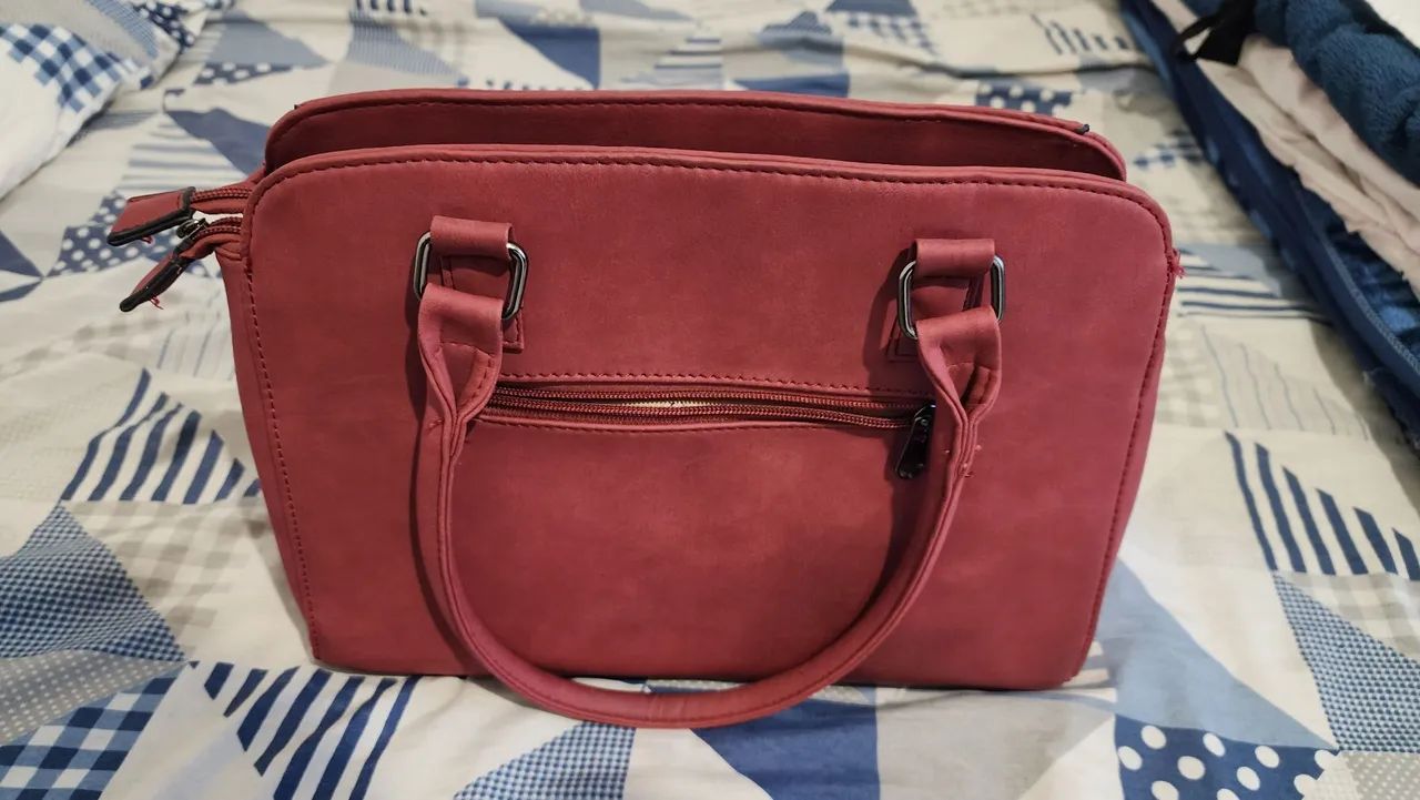 Bolsa feminina praticamente nova  - Foto 3