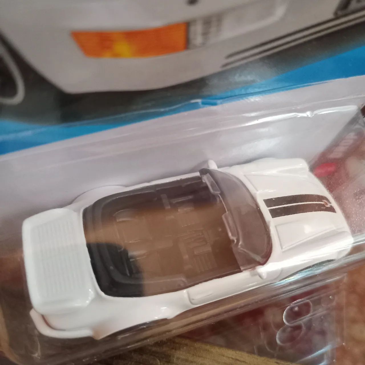 Hot wheels porsche 911 turbo cabriolet branco - Foto 4