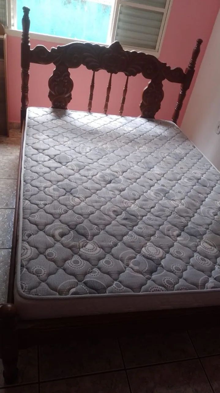 Penteadeira e cama talhadas a mão!! - Foto 3