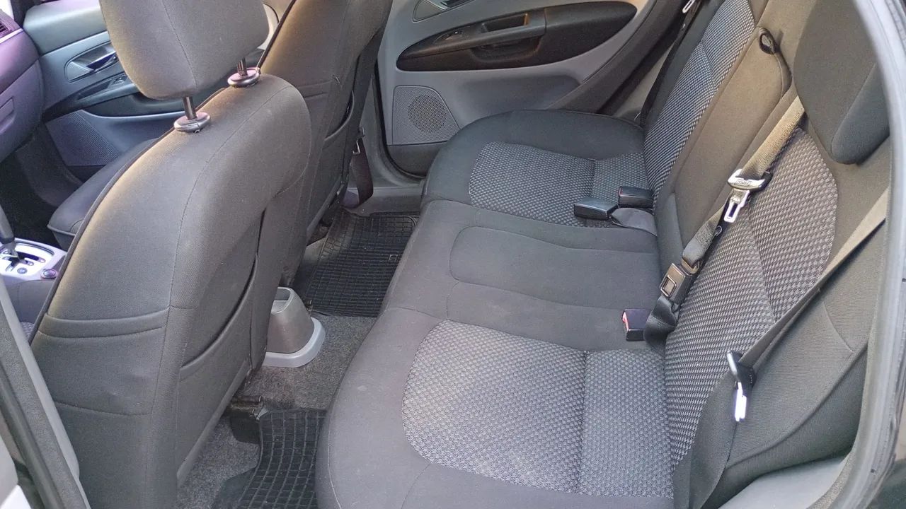 Fiat Linea Essence Dualogic 1.8 Flex 16V 4P 2012 - Foto 4