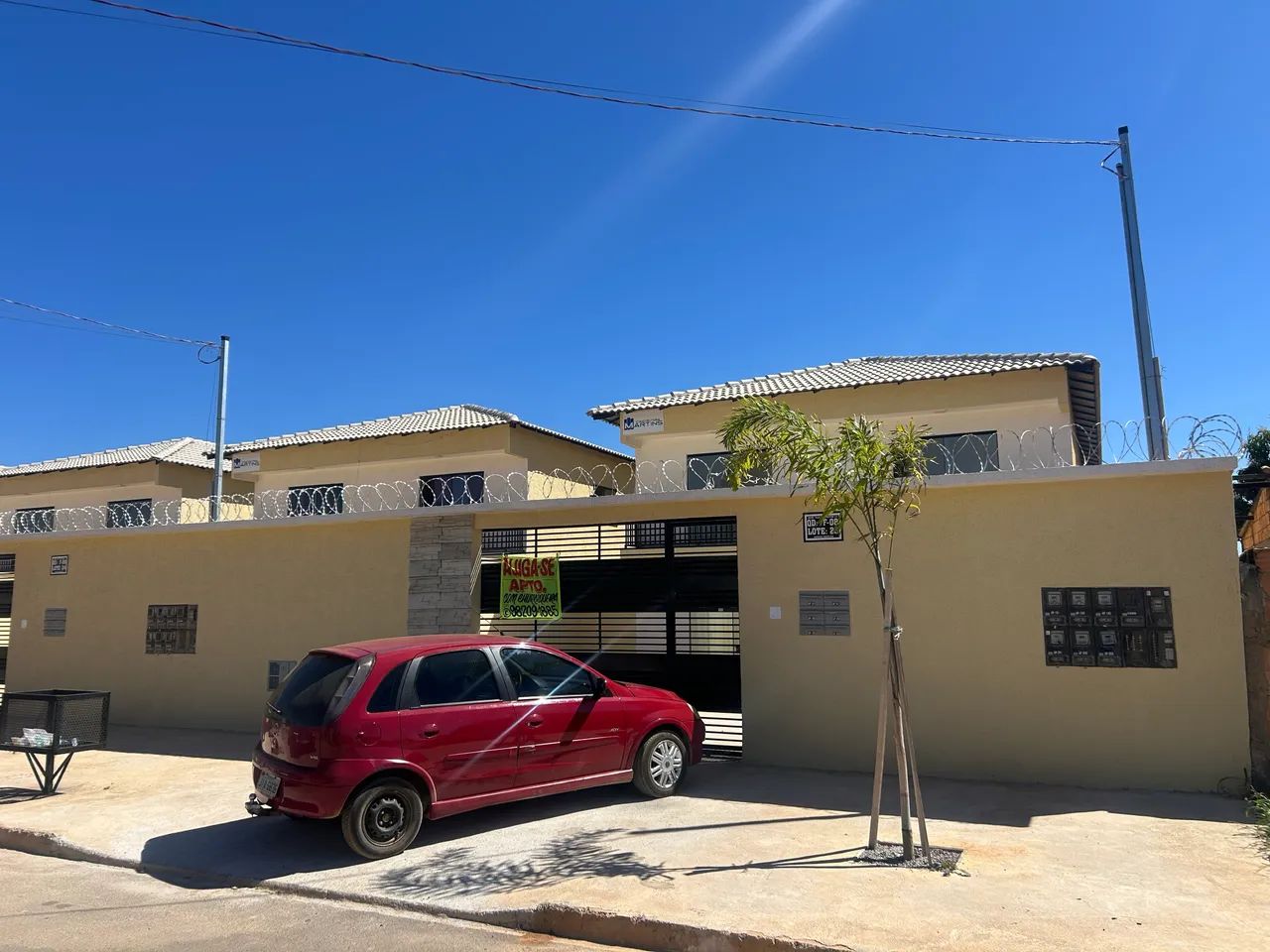 ALUGA-SE APTO TÉRREO COM CHURRASQUEIRA 