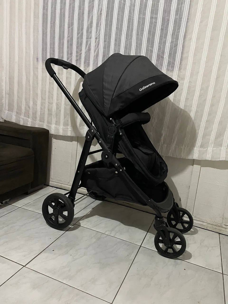 Kit carrinho + bebê conforto e base  - Foto 4