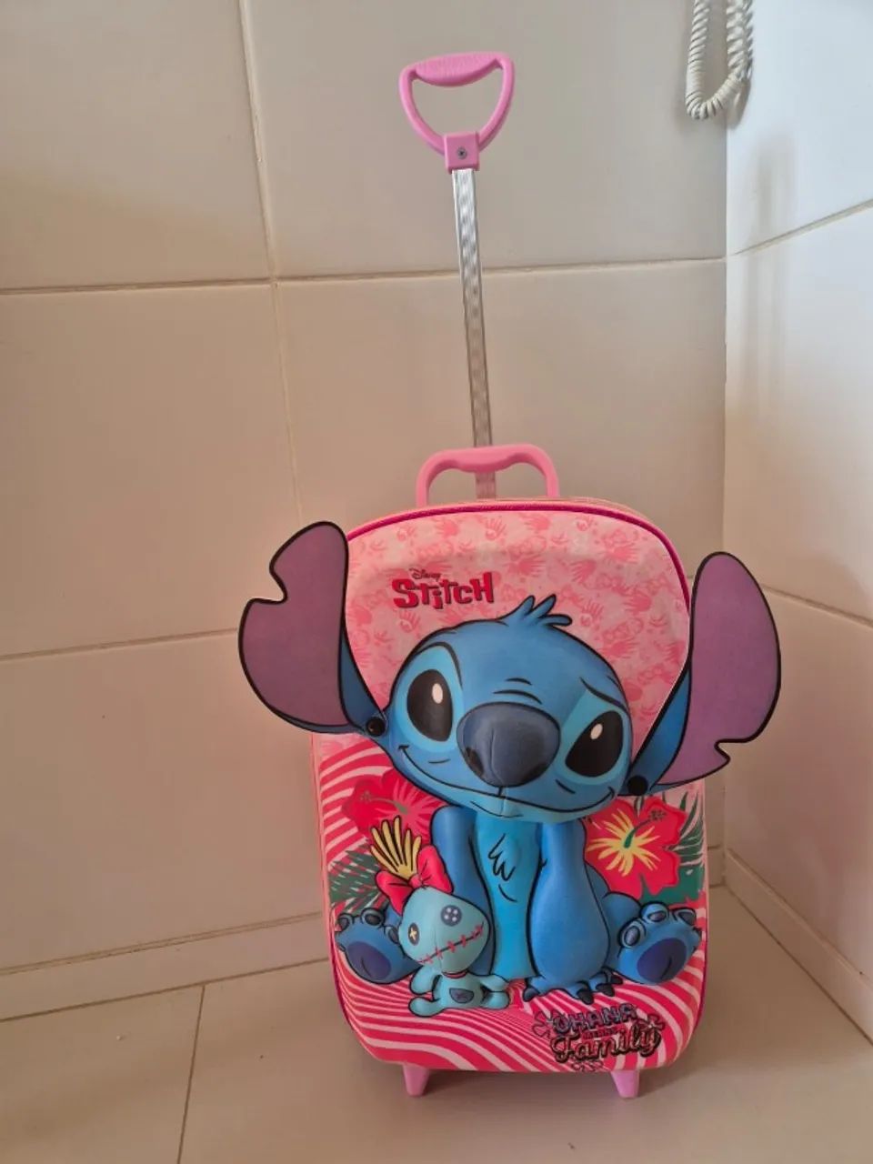 Mochila Stich com rodinhas - Foto 2