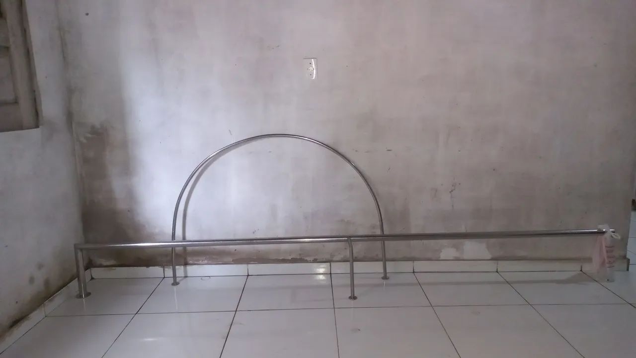 Selling Fitting Room (Arch) and Bar. Both Made of Stainless Steel.