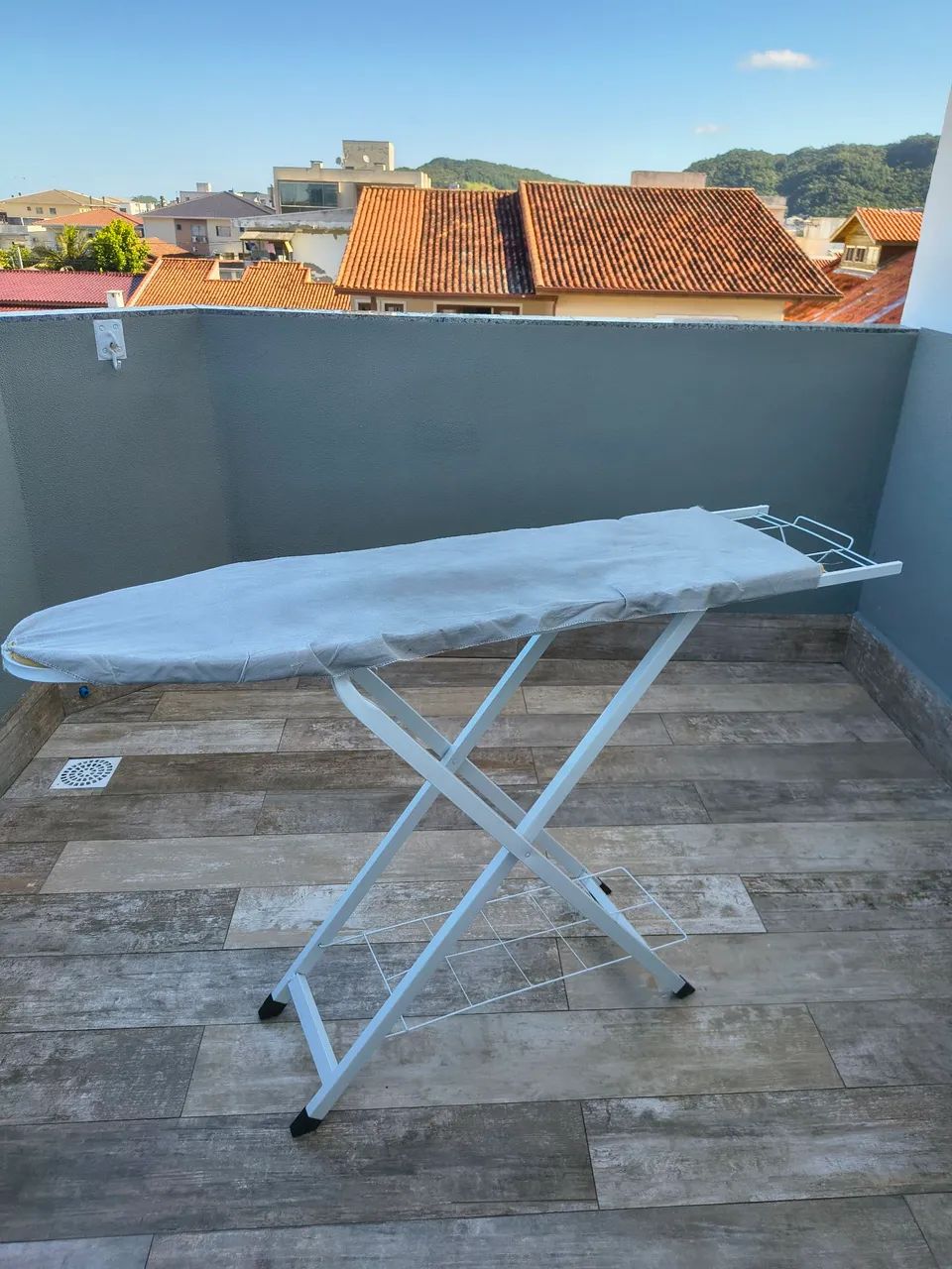 Táboa de passar roupas esmaltada com forro passa fácil  - Foto 2