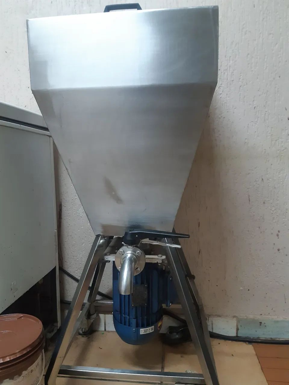 Vendo triturador inox 50 litros  - Foto 2