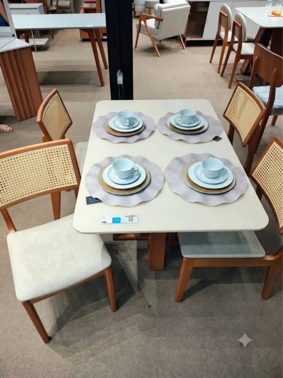 ? _*CONJUNTO DE MESA ÍRIS 4 LUGARES*_  - Foto 3