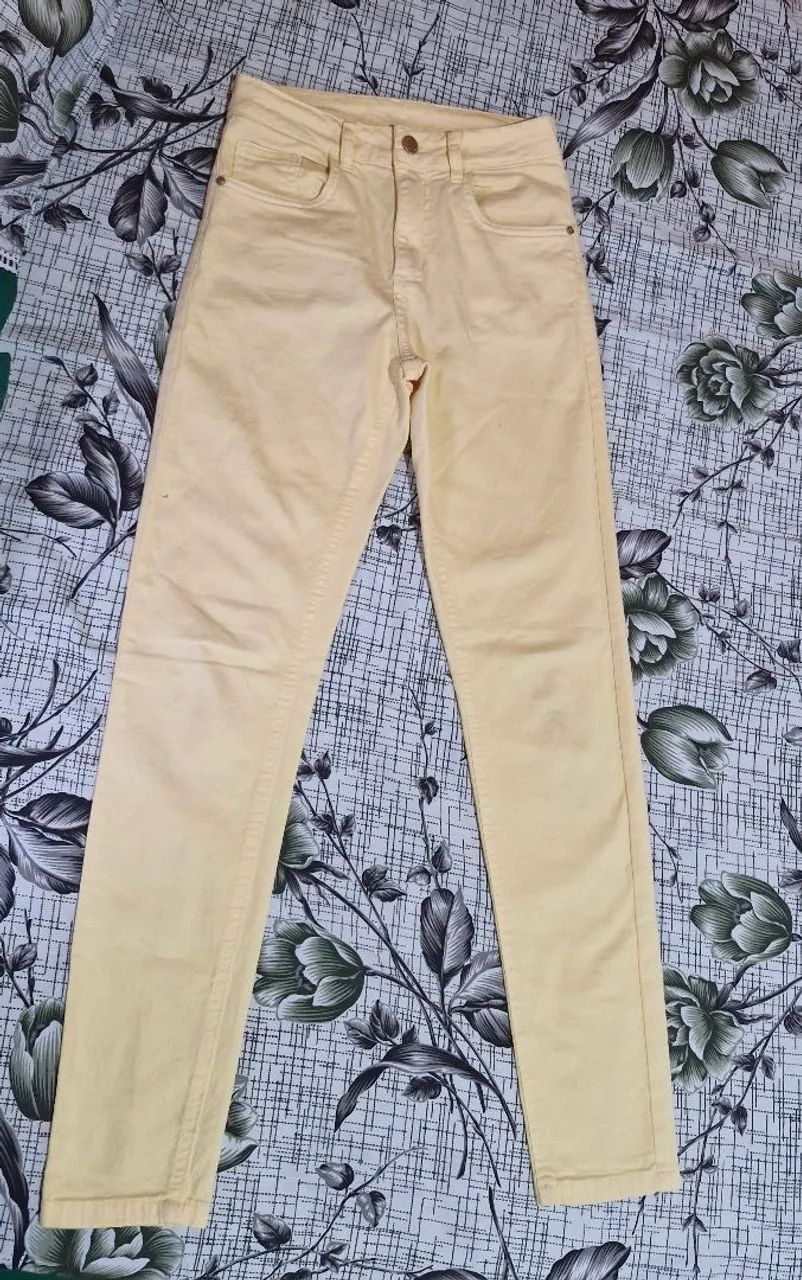 Calça Sarja Slim Amarelo Baunilha 
