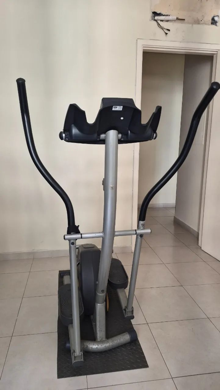Elíptico equipamento ginástica