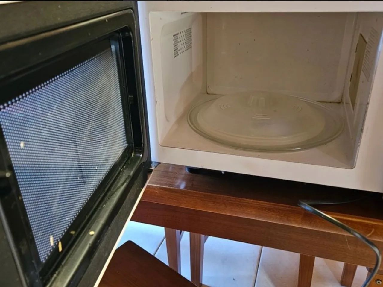 DOAÇÃO GRÁTIS - Microondas funcionando - Retirada em SP - Foto 3