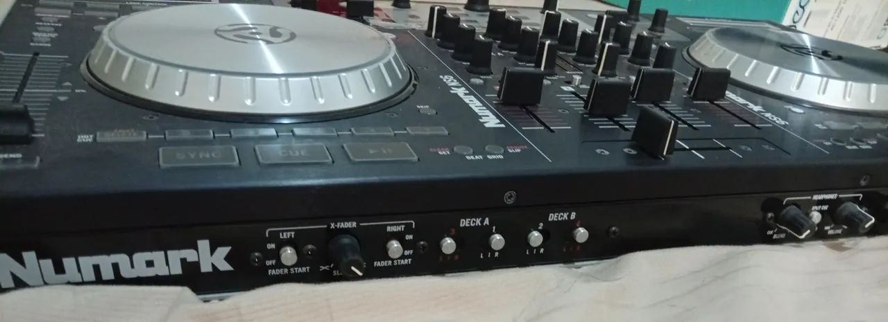 Controladora Numark NS6 4 canais  - Foto 2
