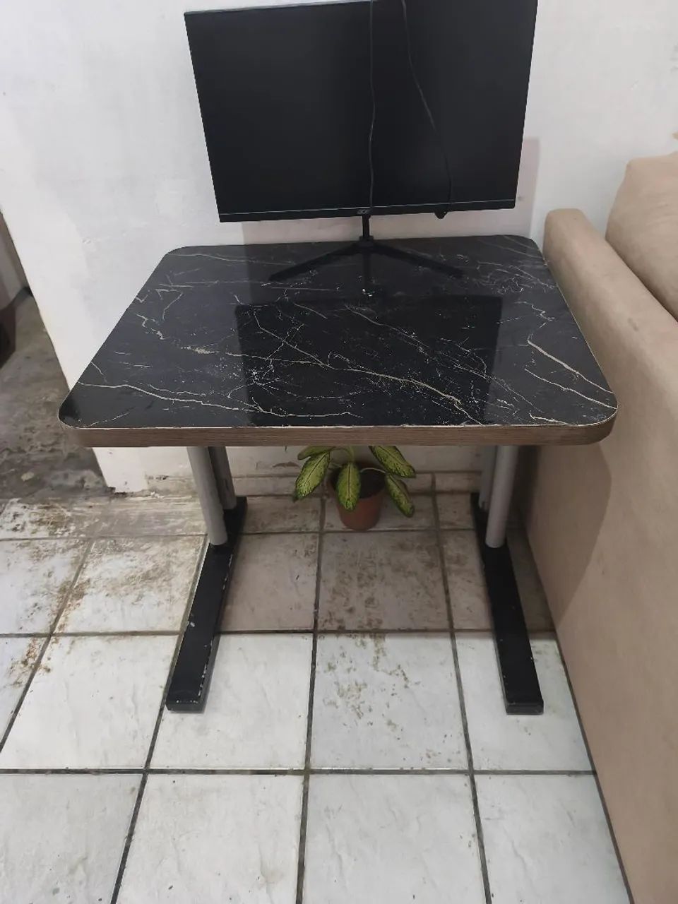 Mesa para computador e etc