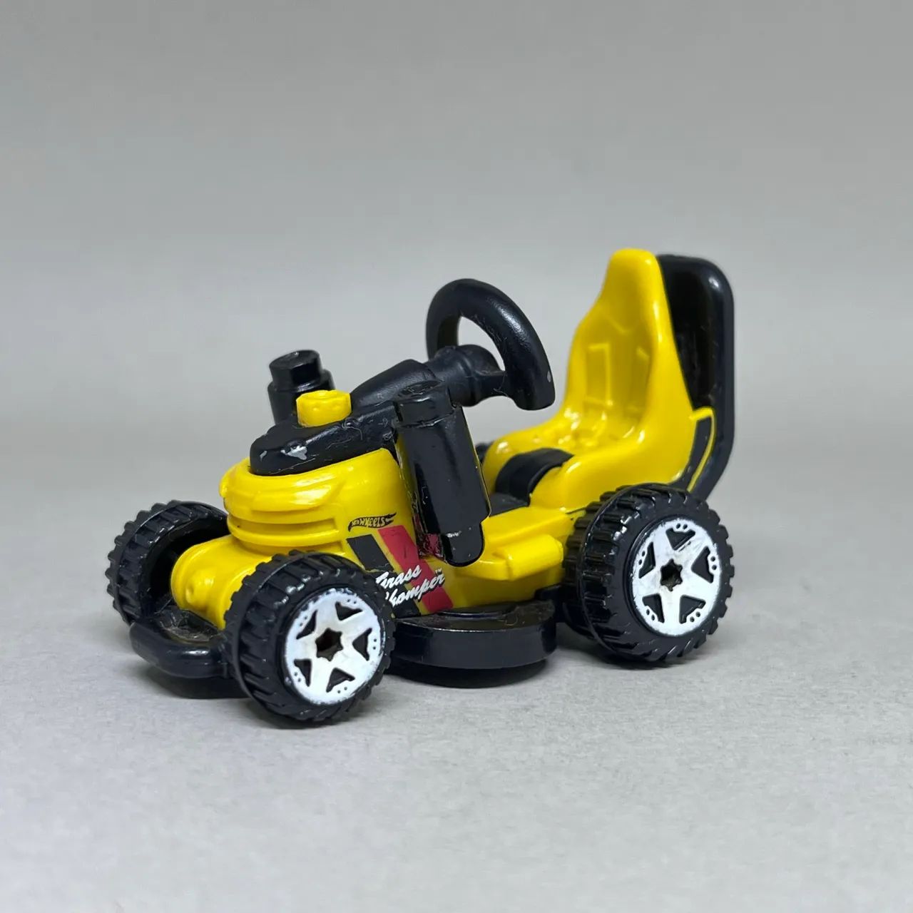 Carrinho Miniatura Grass Chomper Hot Wheels