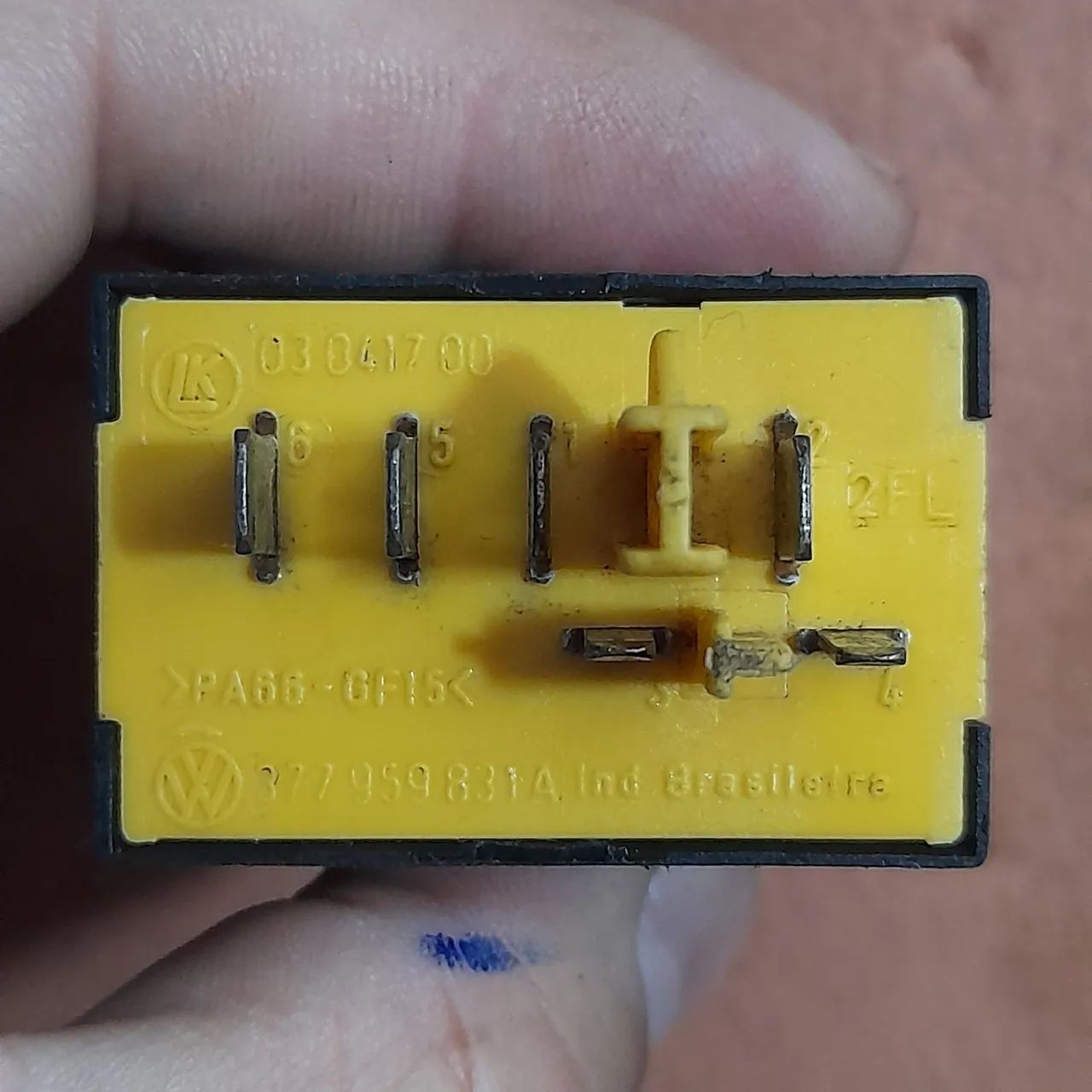 0819-03 niya専用 BOTAO ABERTURA PORTA MALAS GOL PARATI G3 G4 ORIGINAL 377959831A