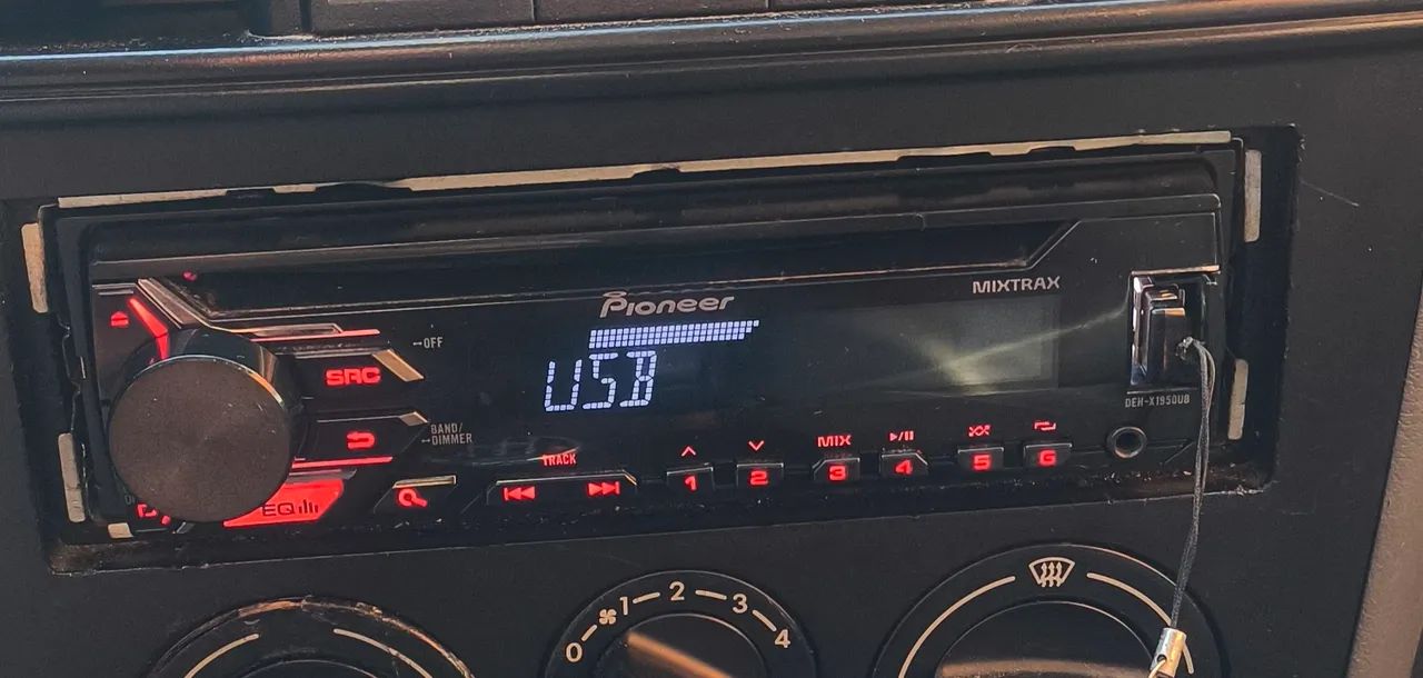 Rádio Pioneer com bluetooth instalado  - Foto 3