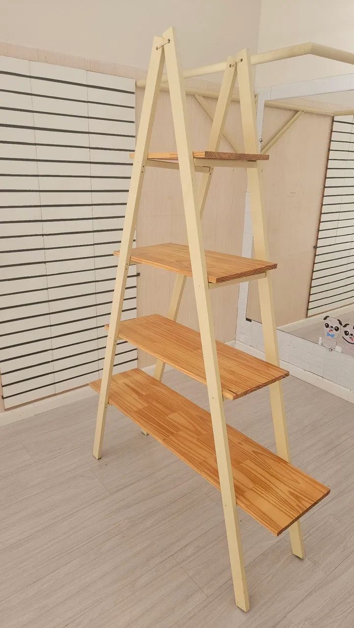 Estante Expositora com 4 Prateleiras - Pinus | 1,85 m