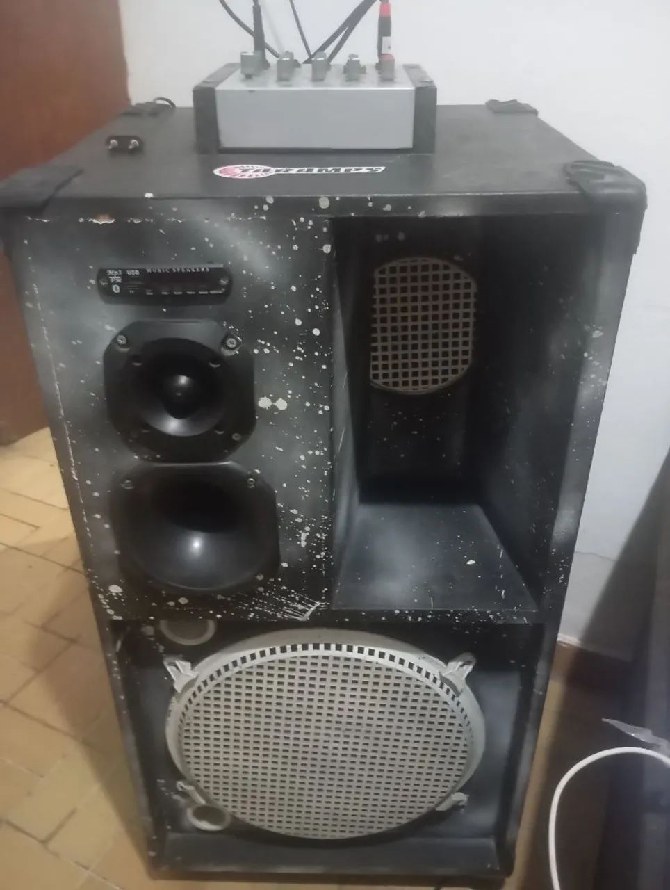 Vendo caixa Bob caseira 