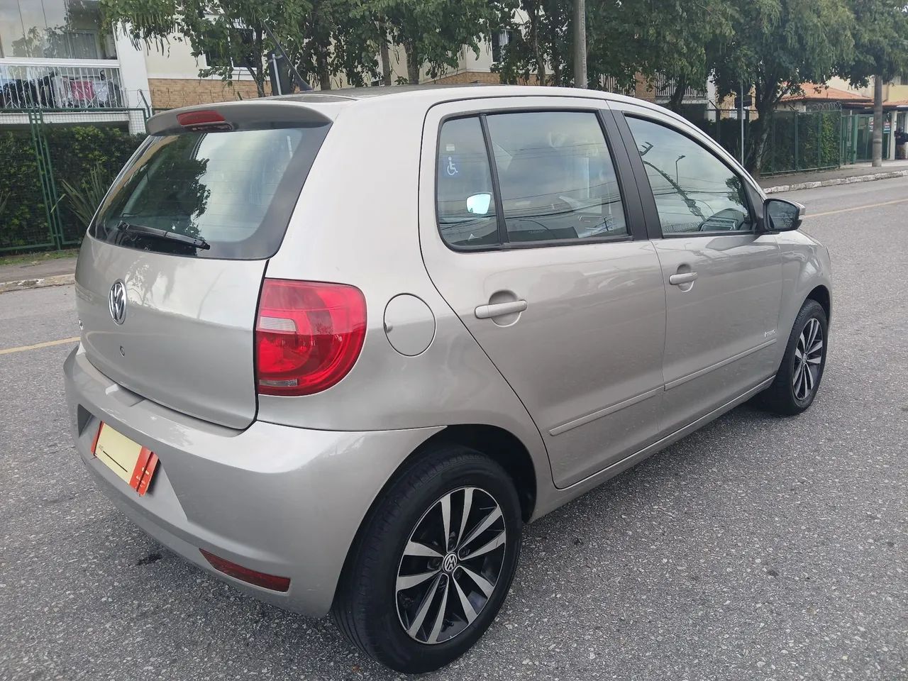 Volkswagen Fox 1.0 MI Total Flex 8V 5P 2013 - Foto 5