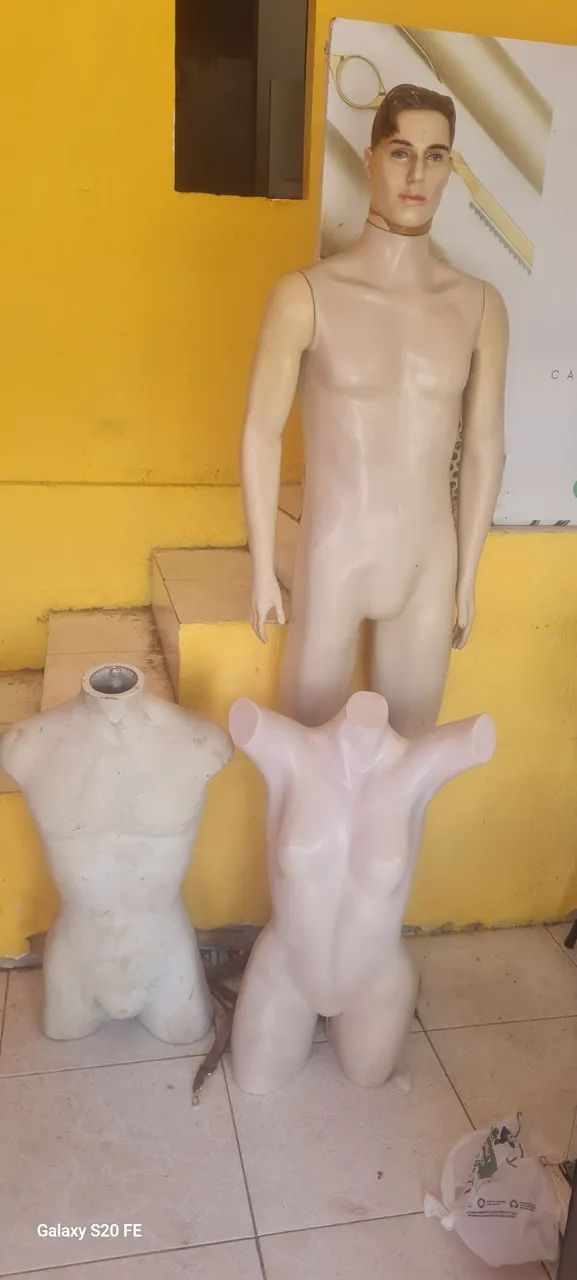 3 Maniquins ...